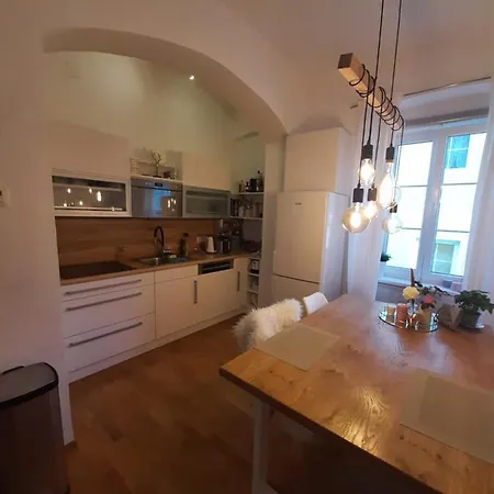 In Am Woerthersee Mit Seezugang Apartment