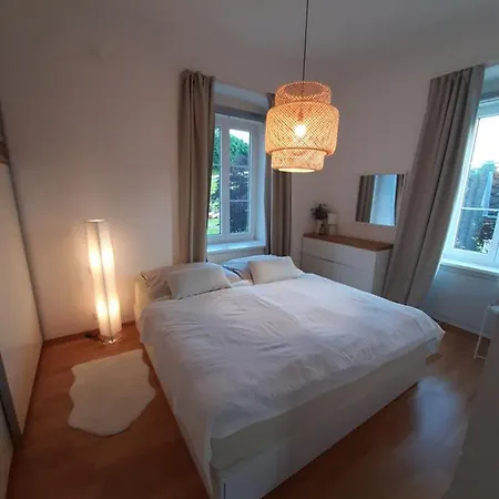 In Am Woerthersee Mit Seezugang Apartament