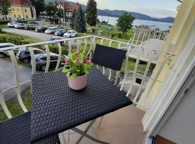 In Am Woerthersee Mit Seezugang